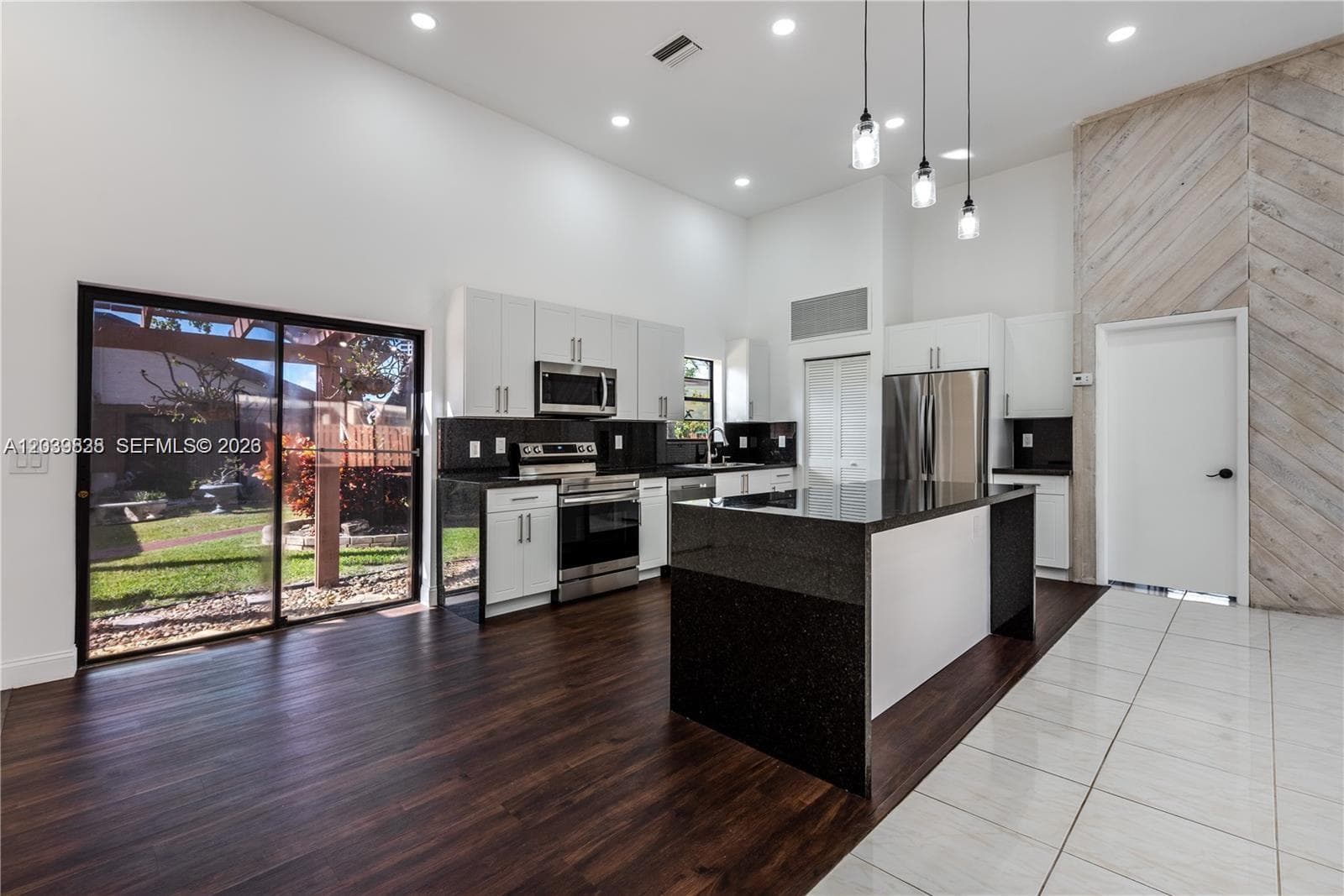601 Leslie Dr, Hallandale Beach, FL 33009 — zdjęcie 4