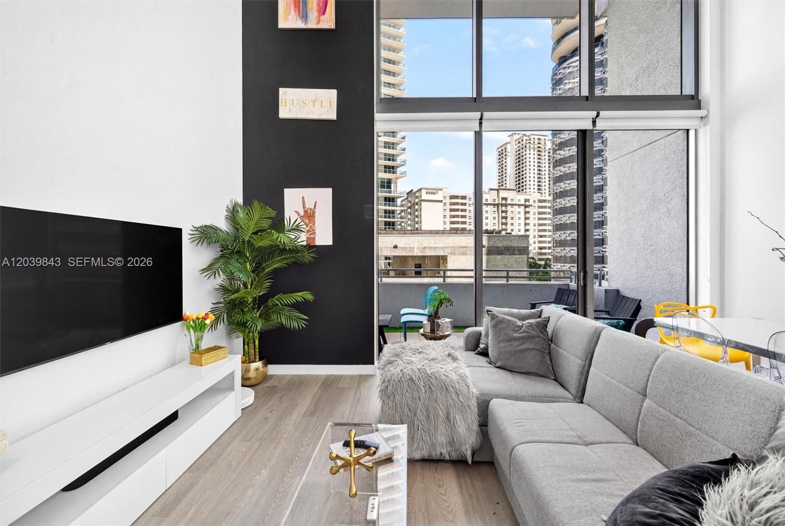 1050 Brickell Ave # 420, Miami, FL 33131 — zdjęcie 3