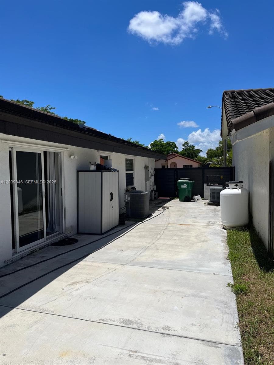 8121 SW 136th Pl # 8121, Miami, FL 33183 — zdjęcie 2