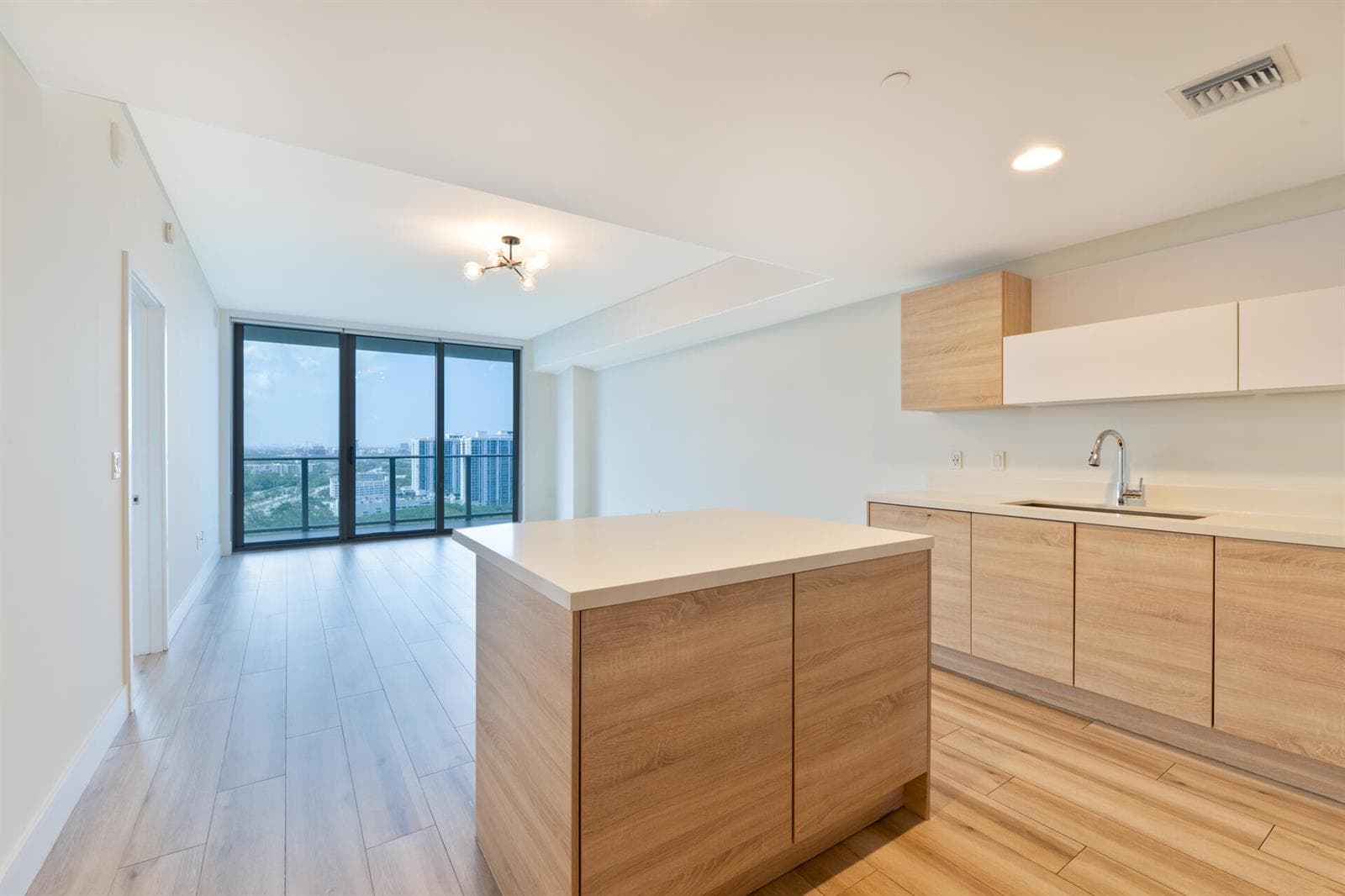 16385 Biscayne Boulevard # 2502, North Miami Beach, FL 33160 — zdjęcie 3