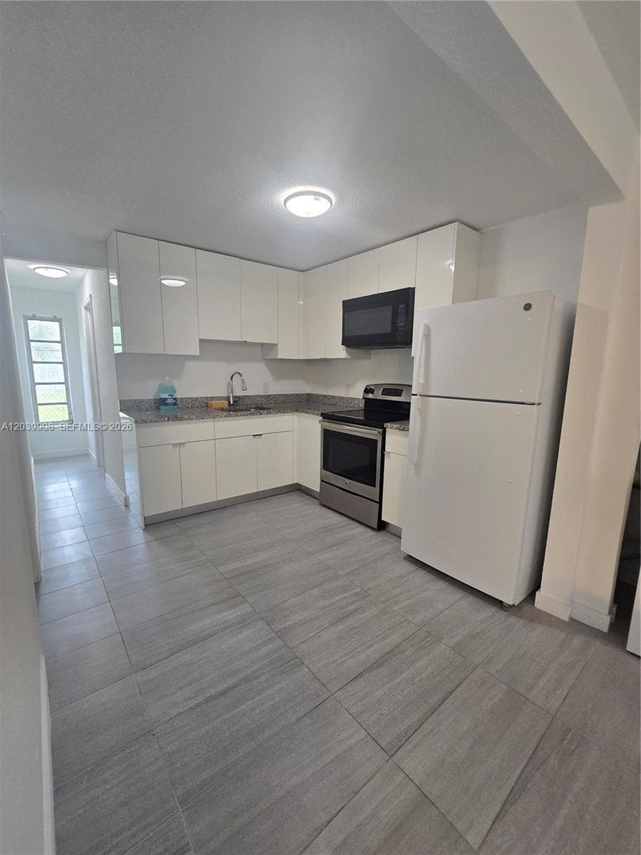 237 SW 13th St # 5, Dania Beach, FL 33004 — zdjęcie 2