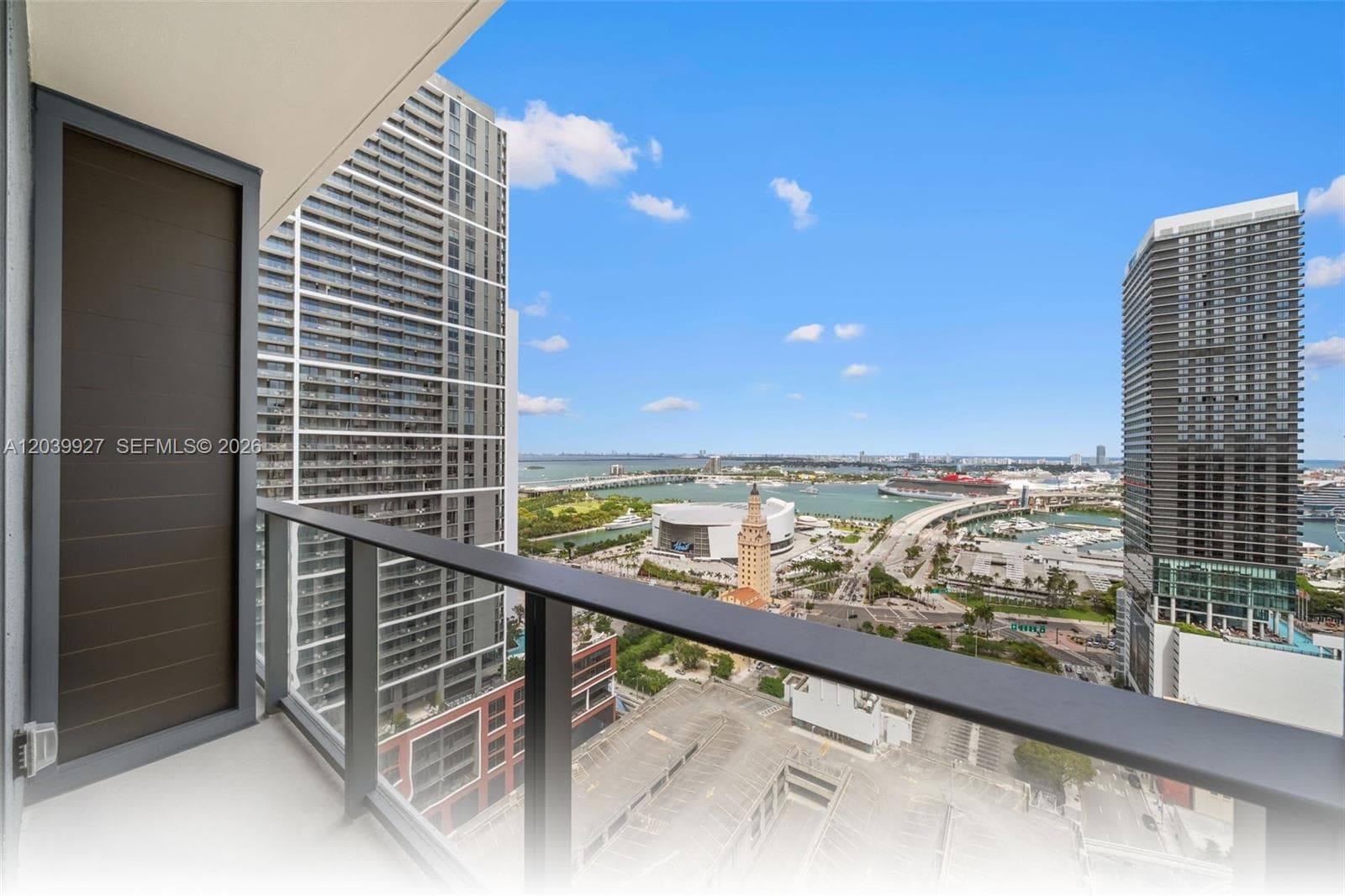 121 NE 5th St # 3200, Miami, FL 33132