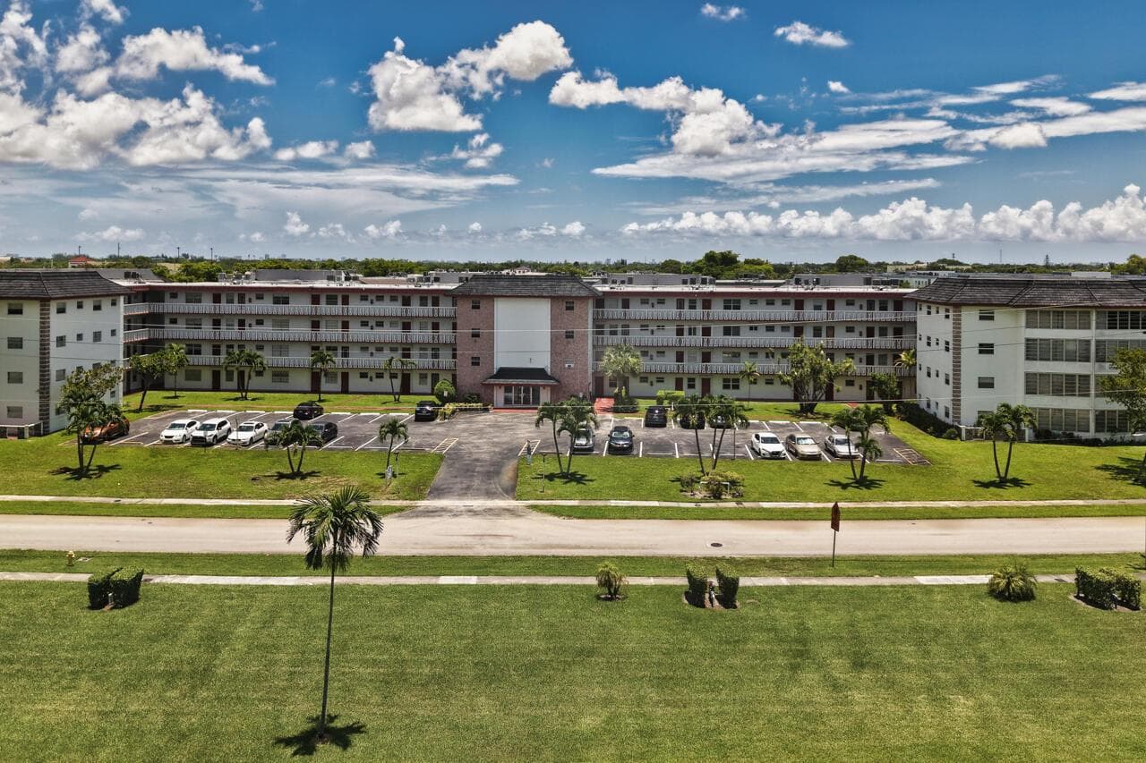 4140 NW 44th Avenue # 411, Lauderdale Lakes, FL 33319 — zdjęcie 2