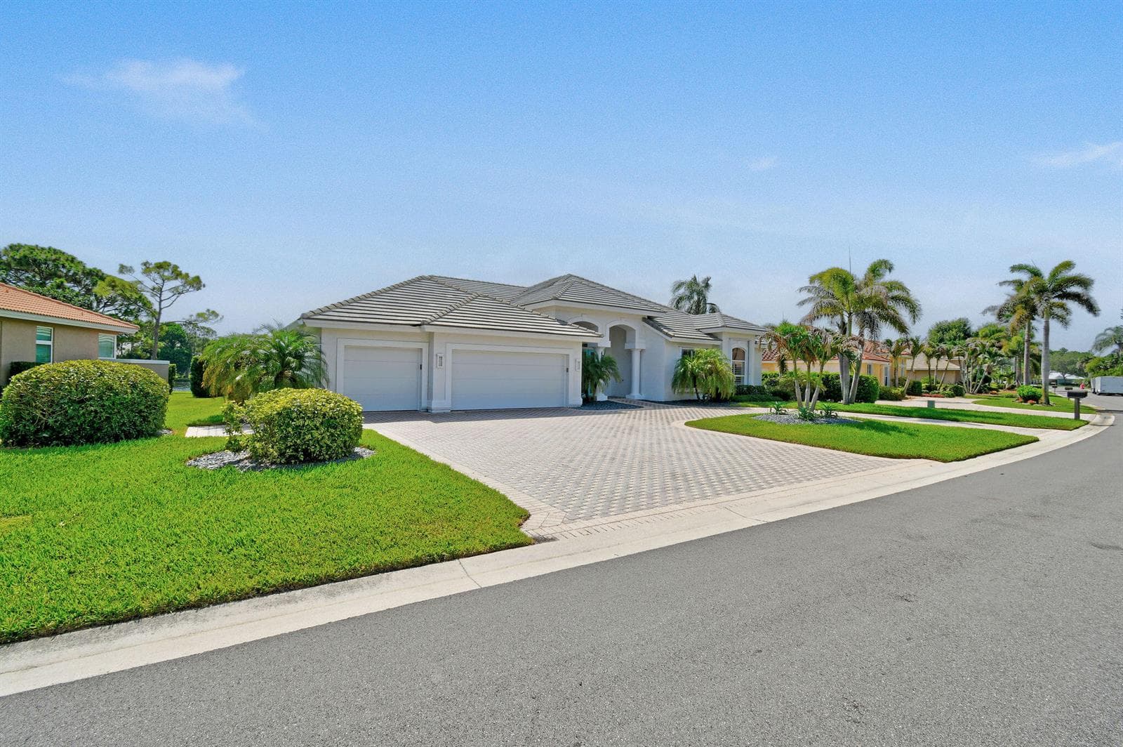 8091 SE Woodlake Lane W, Hobe Sound, FL 33455 — zdjęcie 2