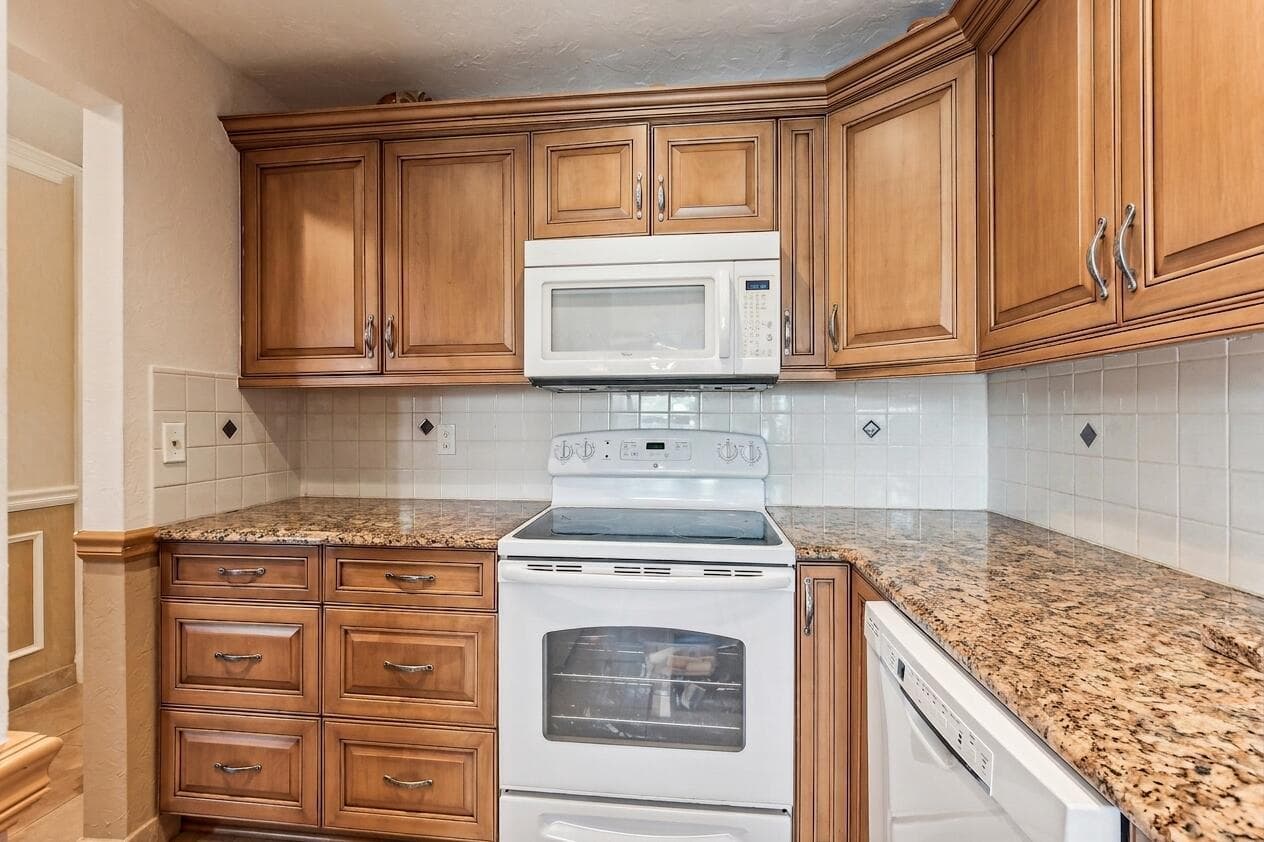 1051 Orange Terrace # 103, Delray Beach, FL 33445 — zdjęcie 2
