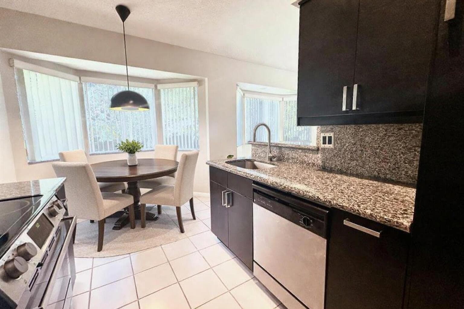 9202 NW 9th Court, Plantation, FL 33324 — zdjęcie 2