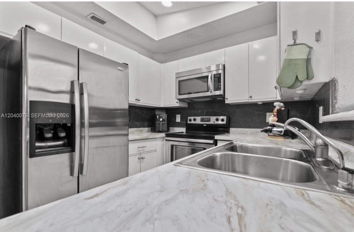 3539 W Inverrary Blvd W, Lauderhill, FL 33319 — zdjęcie 5