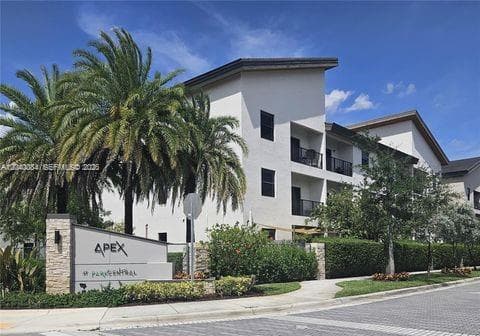 8025 NW 104th Ave # 31, Doral, FL 33178 — zdjęcie 2