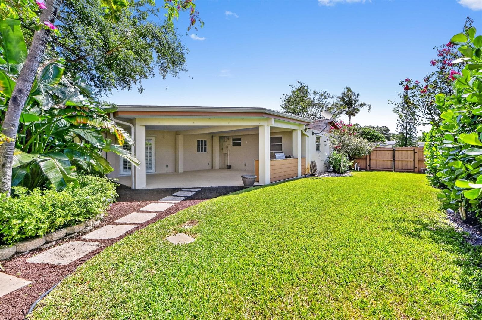 313 Poe Drive, Palm Springs, FL 33461 — zdjęcie 5