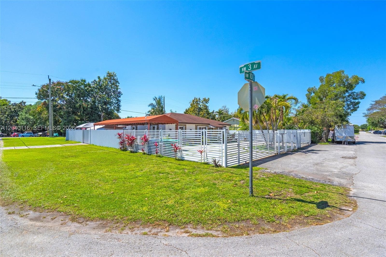 302 NW 100th St, Miami, FL 33150 — zdjęcie 2