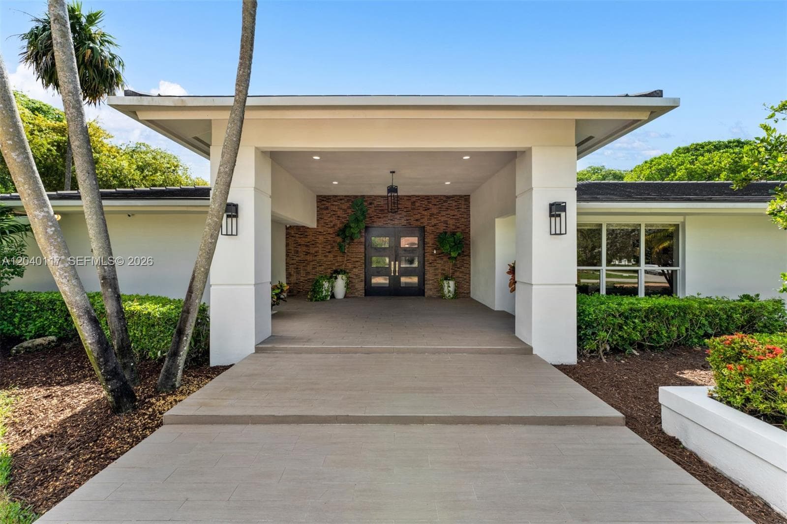 11721 Jacaranda Pl, Coral Gables, FL 33156 — zdjęcie 2