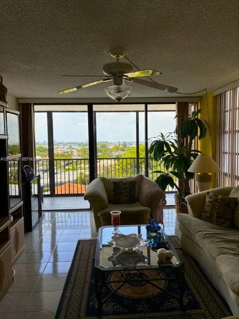 2500 NE 135th St # C611, North Miami, FL 33181 — zdjęcie 2