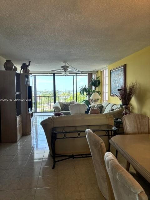 2500 NE 135th St # C611, North Miami, FL 33181 — zdjęcie 5
