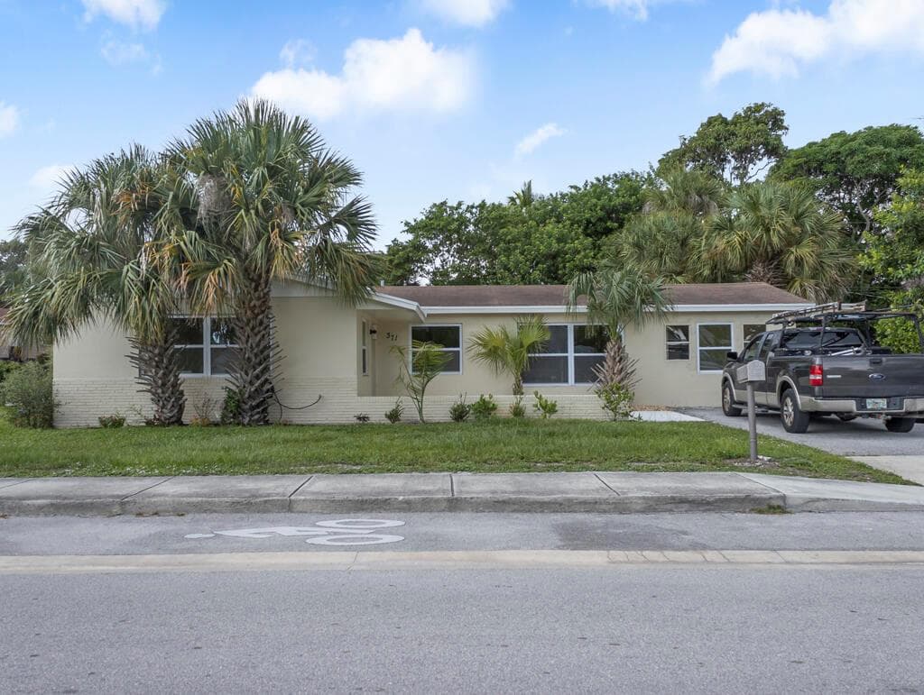 371 W 34th Street, Riviera Beach, FL 33404 — zdjęcie 2
