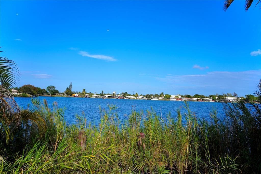 5600 N Park, Dania Beach, FL 33312 — zdjęcie 2