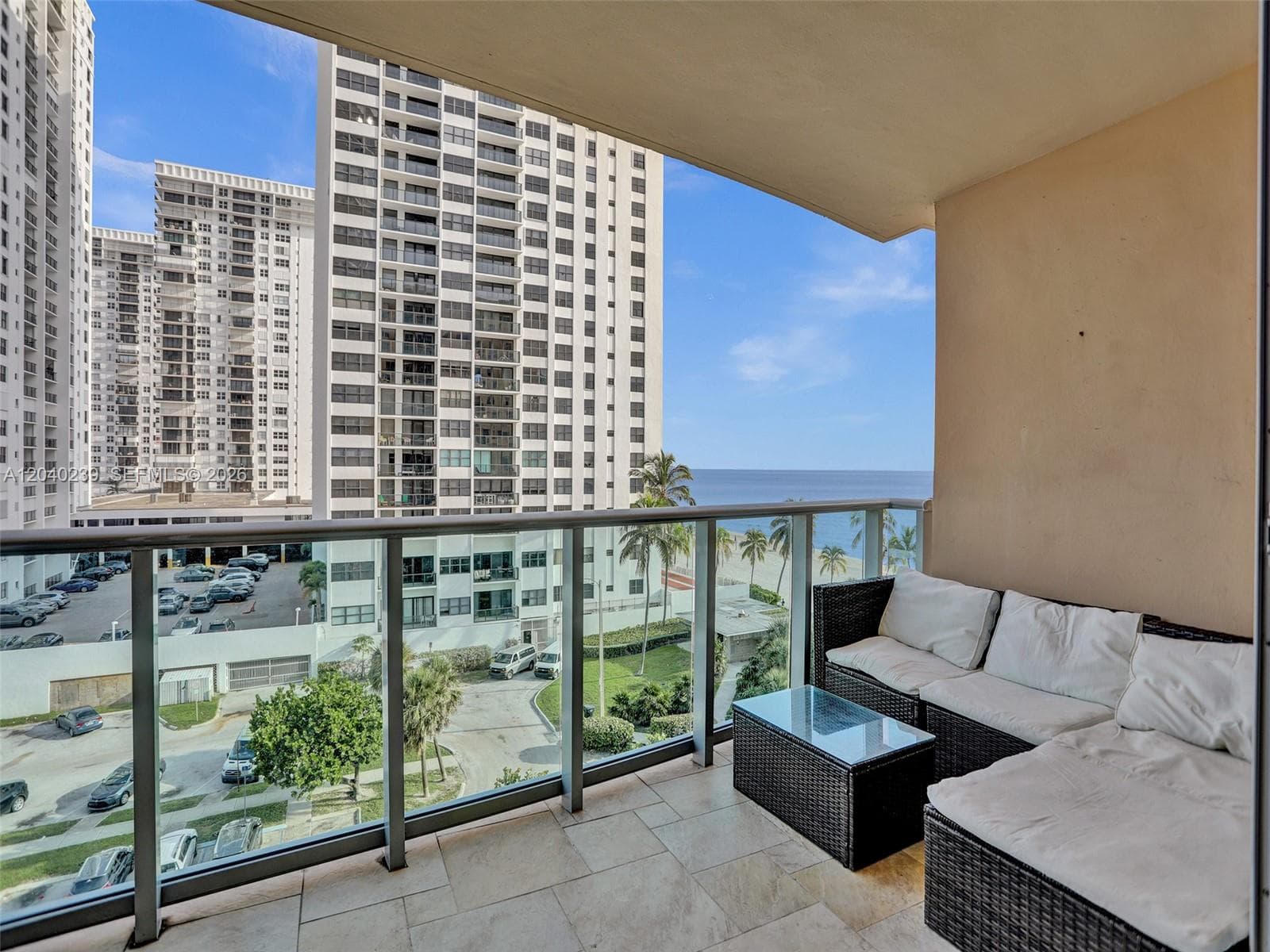 2501 S Ocean Dr # 605 (Available), Hollywood, FL 33019 — zdjęcie 2