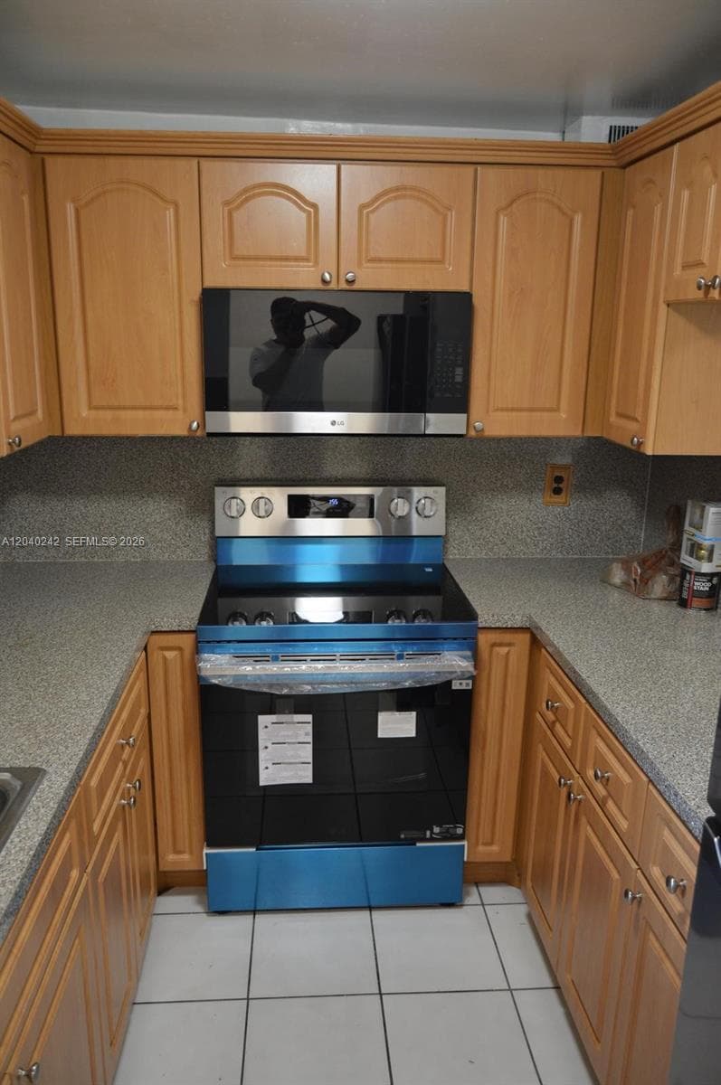 1910 W 56th St # 3312, Hialeah, FL 33012 — zdjęcie 3