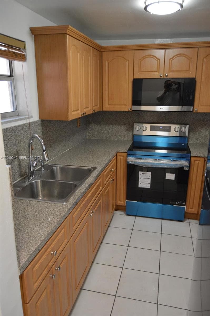 1910 W 56th St # 3312, Hialeah, FL 33012 — zdjęcie 4