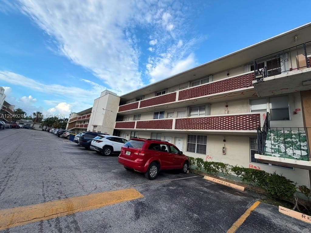 1790 79th St Cswy # B307, North Bay Village, FL 33141 — zdjęcie 2