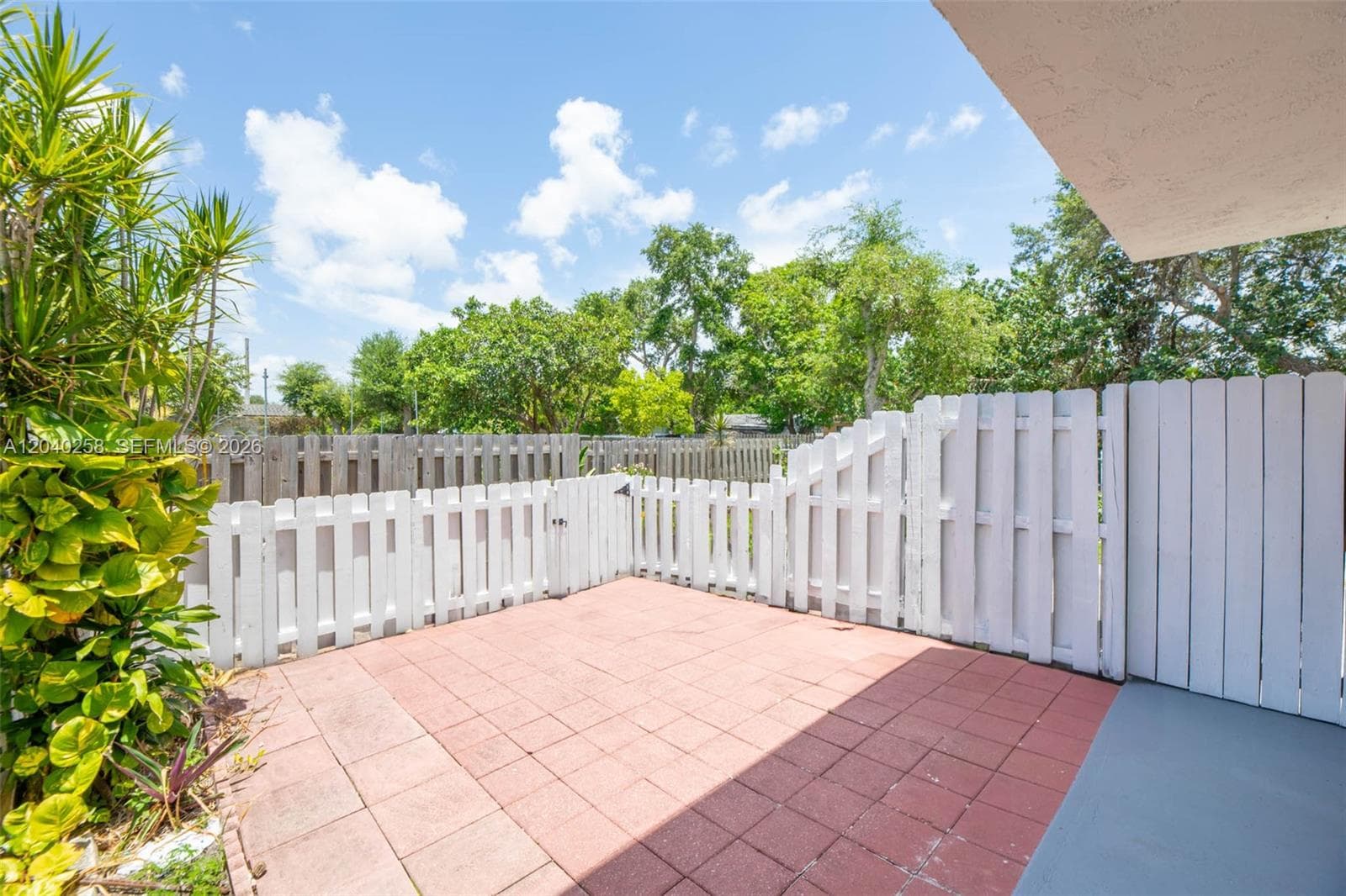 1450 NE 151st St # 101, Miami, FL 33162 — zdjęcie 2