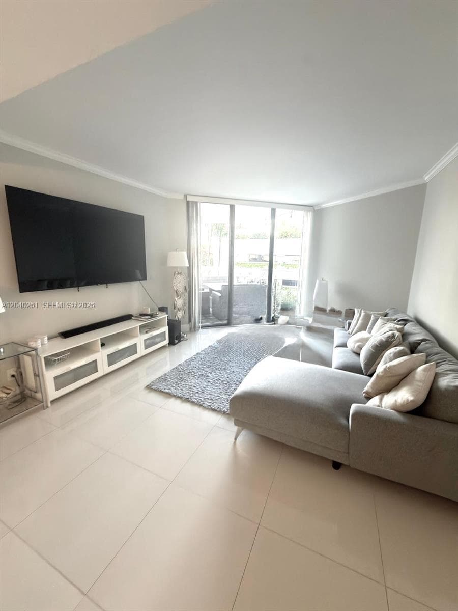 3610 Yacht Club Dr # 215, Aventura, FL 33180 — zdjęcie 2
