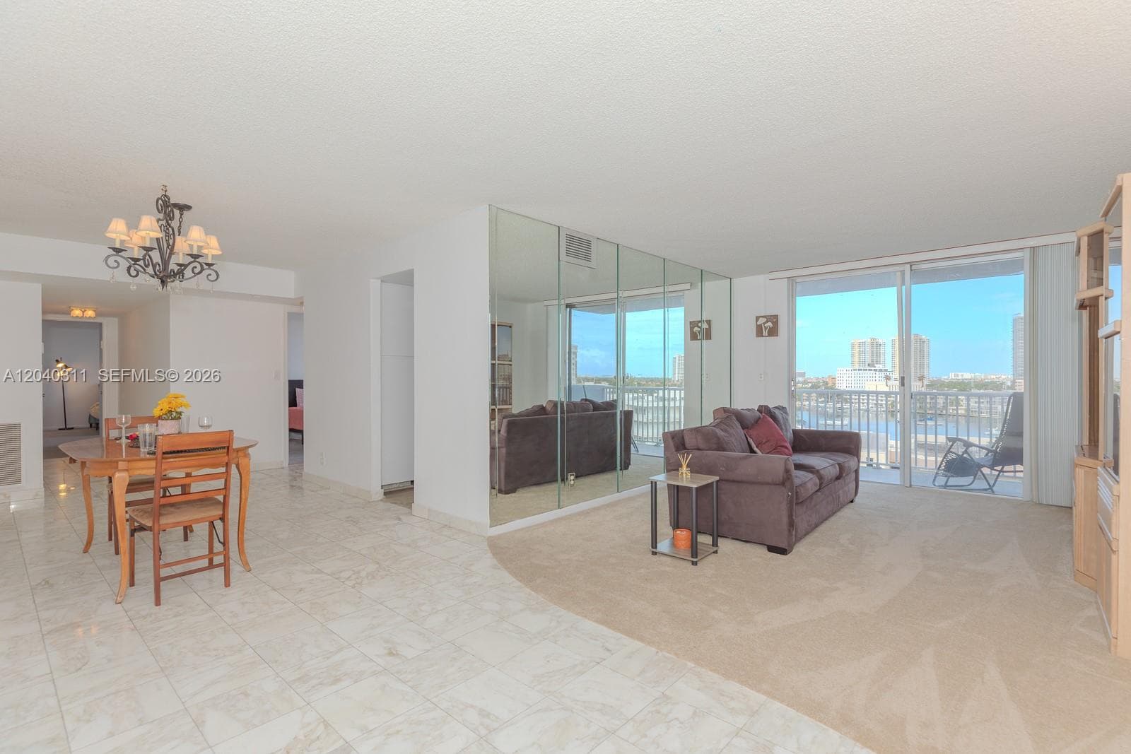 137 Golden Isles Dr # 809, Hallandale Beach, FL 33009 — zdjęcie 2