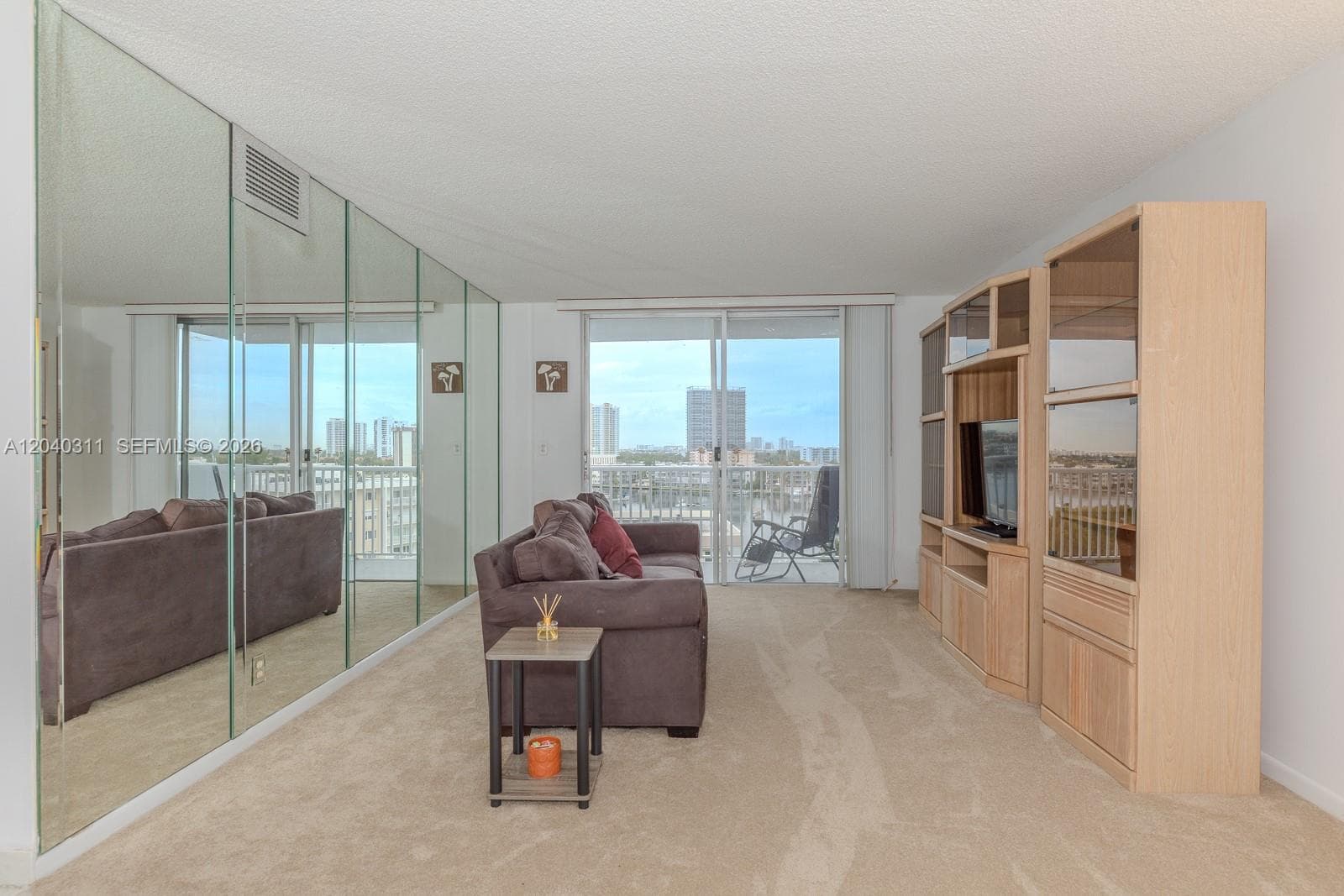 137 Golden Isles Dr # 809, Hallandale Beach, FL 33009 — zdjęcie 3