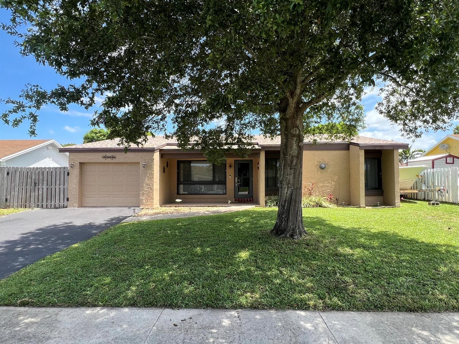 8511 NW 8th Street, Pembroke Pines, FL 33024 — zdjęcie 3