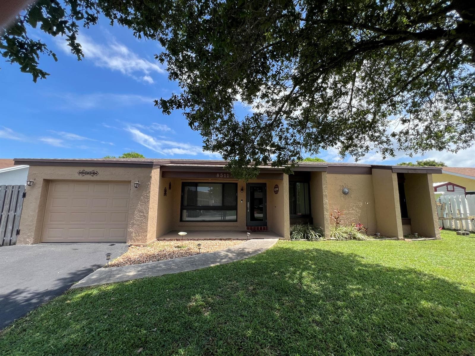 8511 NW 8th Street, Pembroke Pines, FL 33024 — zdjęcie 4