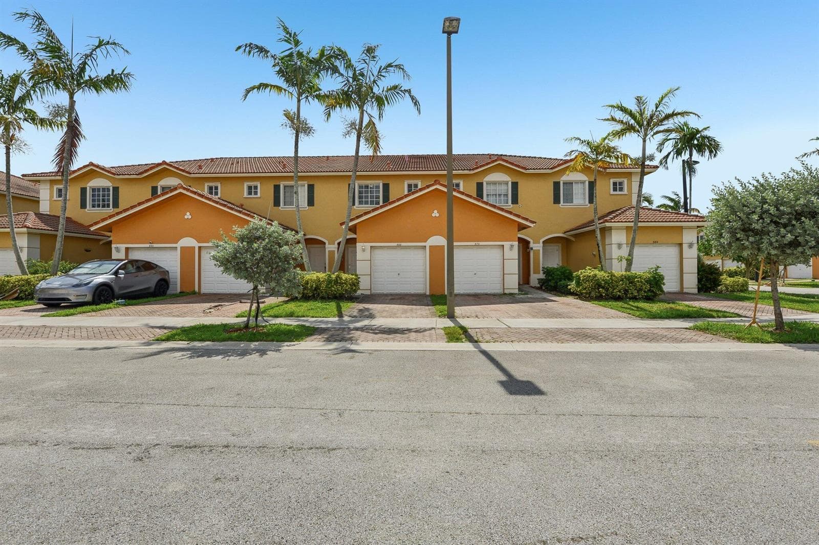 560 St Tropez Lane, Margate, FL 33068 — zdjęcie 3