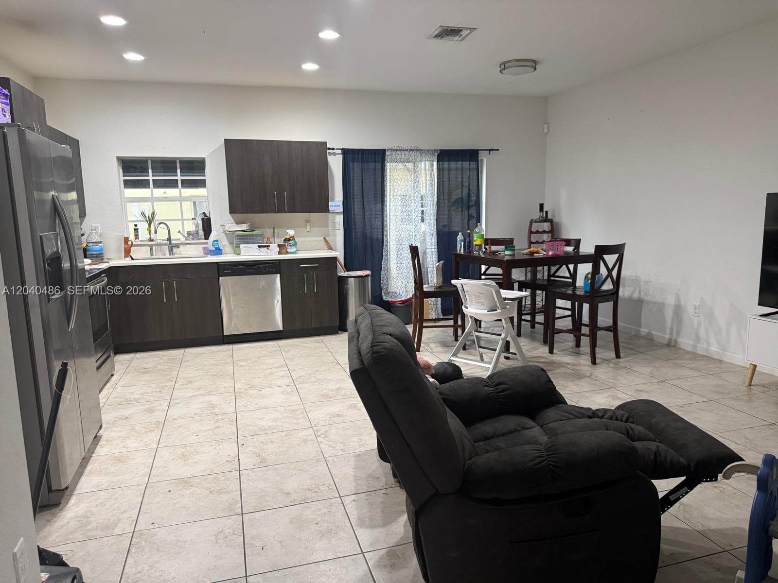 4037 NW 10th Pl, Lauderhill, FL 33313 — zdjęcie 4