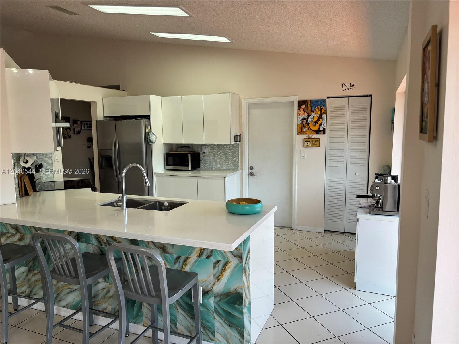 18713 NW 78th Ct, Hialeah, FL 33015 — zdjęcie 3