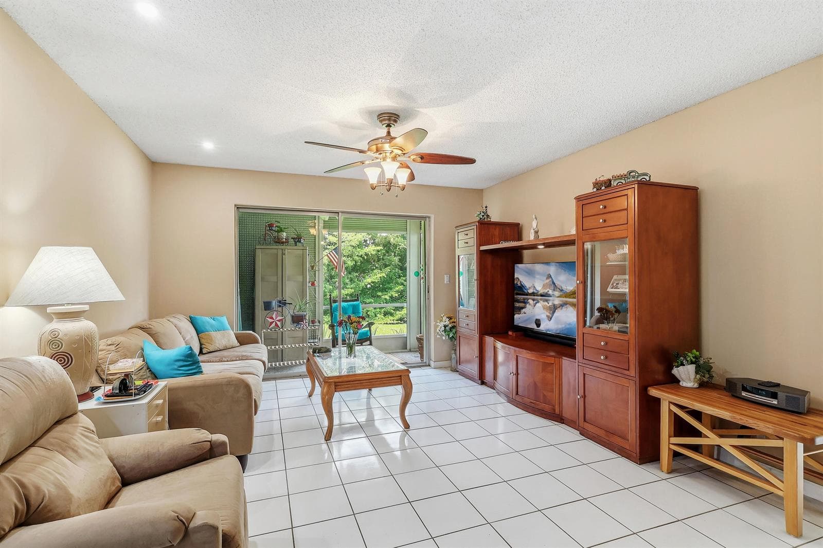 215 Lake Carol Drive, West Palm Beach, FL 33411 — zdjęcie 2