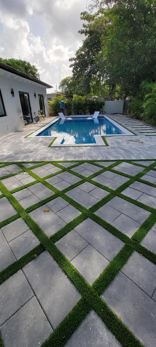 5901 SW 64th St, South Miami, FL 33143 — zdjęcie 2