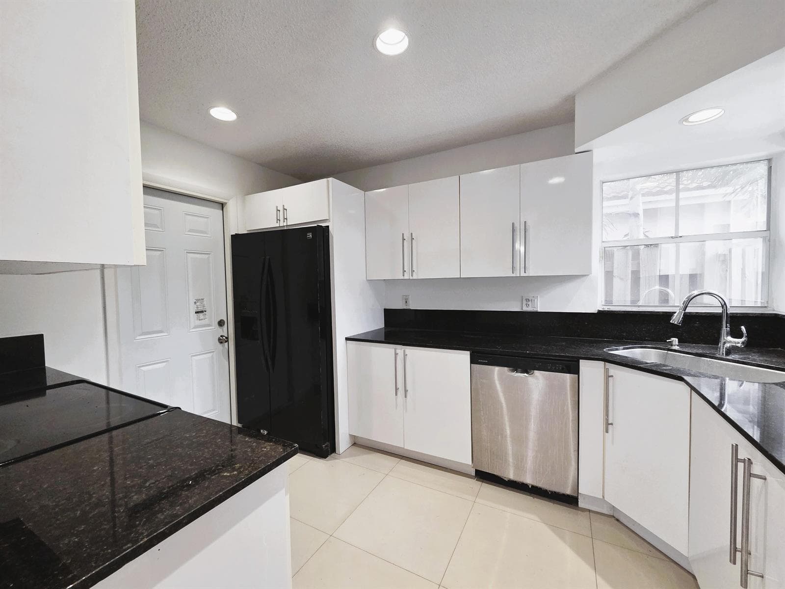 533 NW 47th Avenue, Coconut Creek, FL 33063 — zdjęcie 5