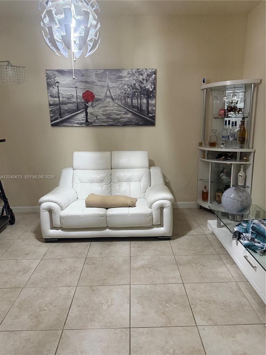 8929 W 35th Way, Hialeah, FL 33018 — zdjęcie 2