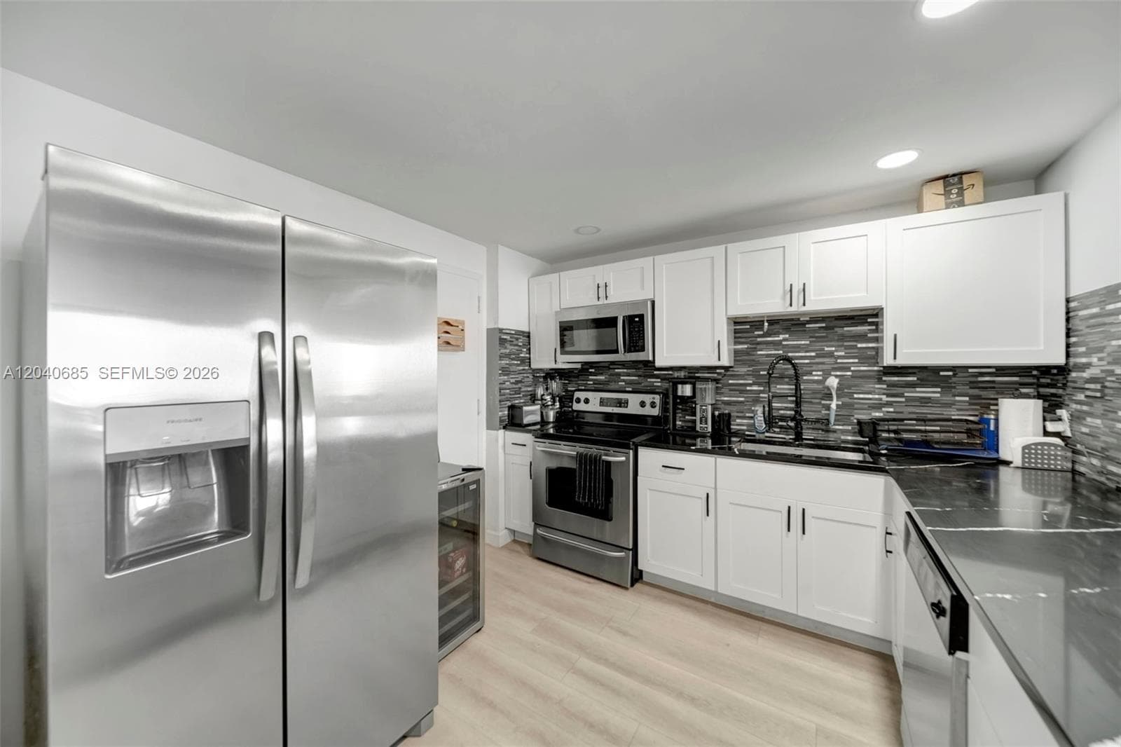 427 Golden Isles Dr # 16H, Hallandale Beach, FL 33009 — zdjęcie 3