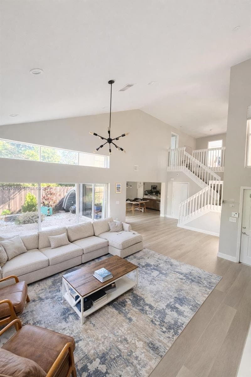 1125 Butternut Ln, Hollywood, FL 33019 — zdjęcie 2