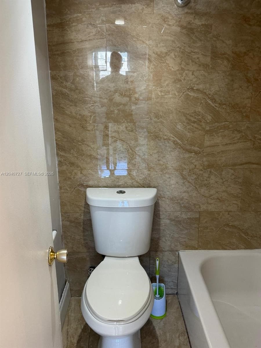 1990 Marseille Dr # 303, Miami Beach, FL 33141 — zdjęcie 5