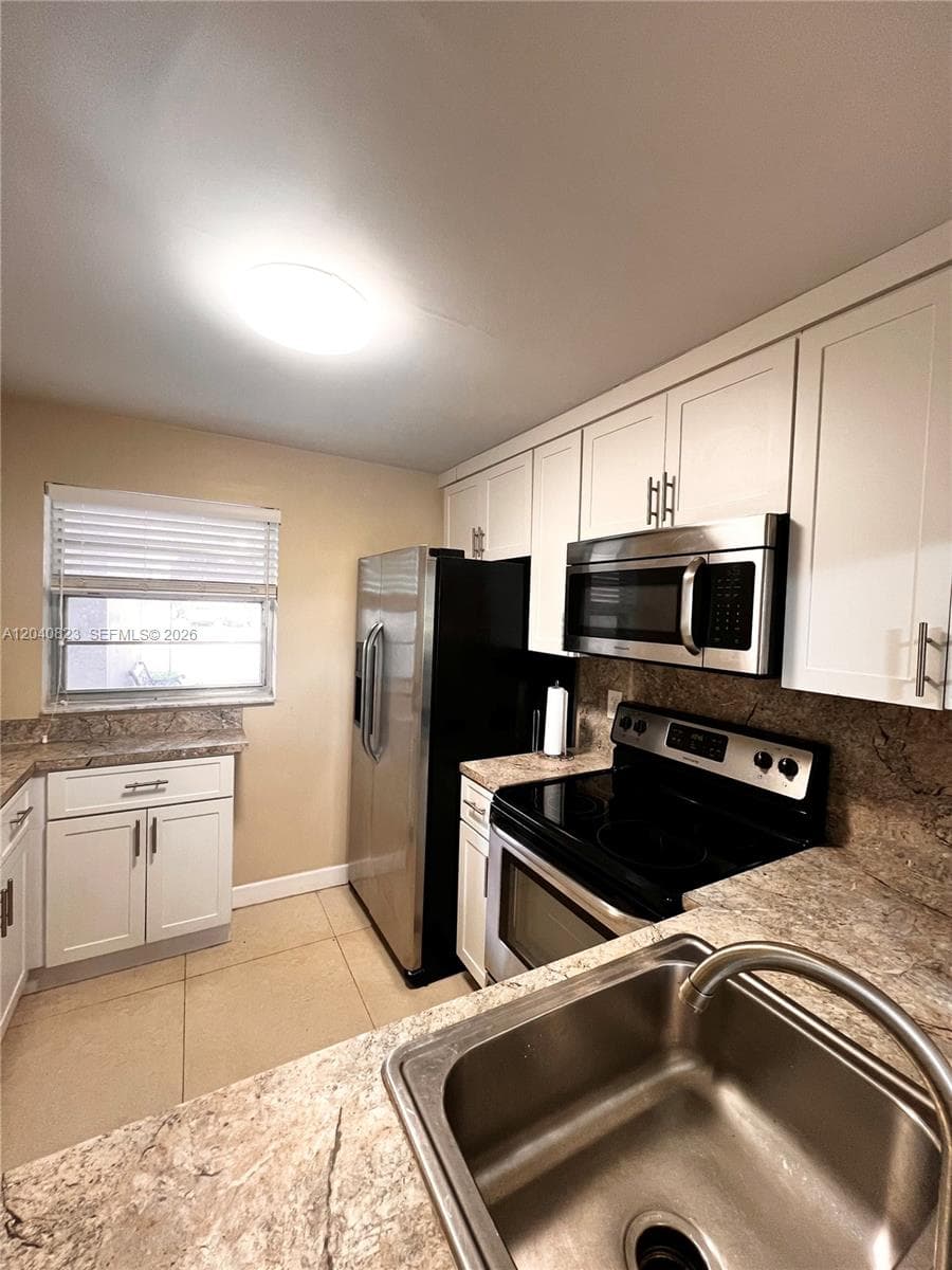 9235 Lagoon Pl # 109, Davie, FL 33324 — zdjęcie 2