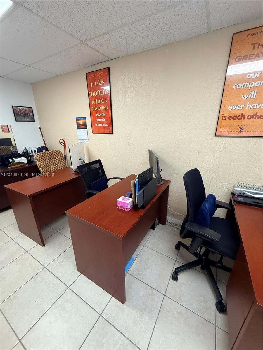 610 NW 183rd St # 207, Miami Gardens, FL 33169 — zdjęcie 2