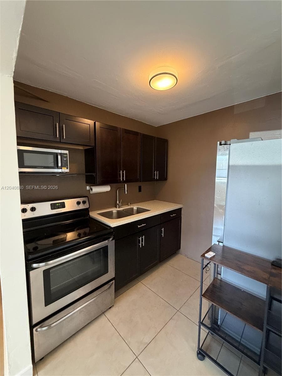 2715 Tigertail Ave # 109, Miami, FL 33133 — zdjęcie 3