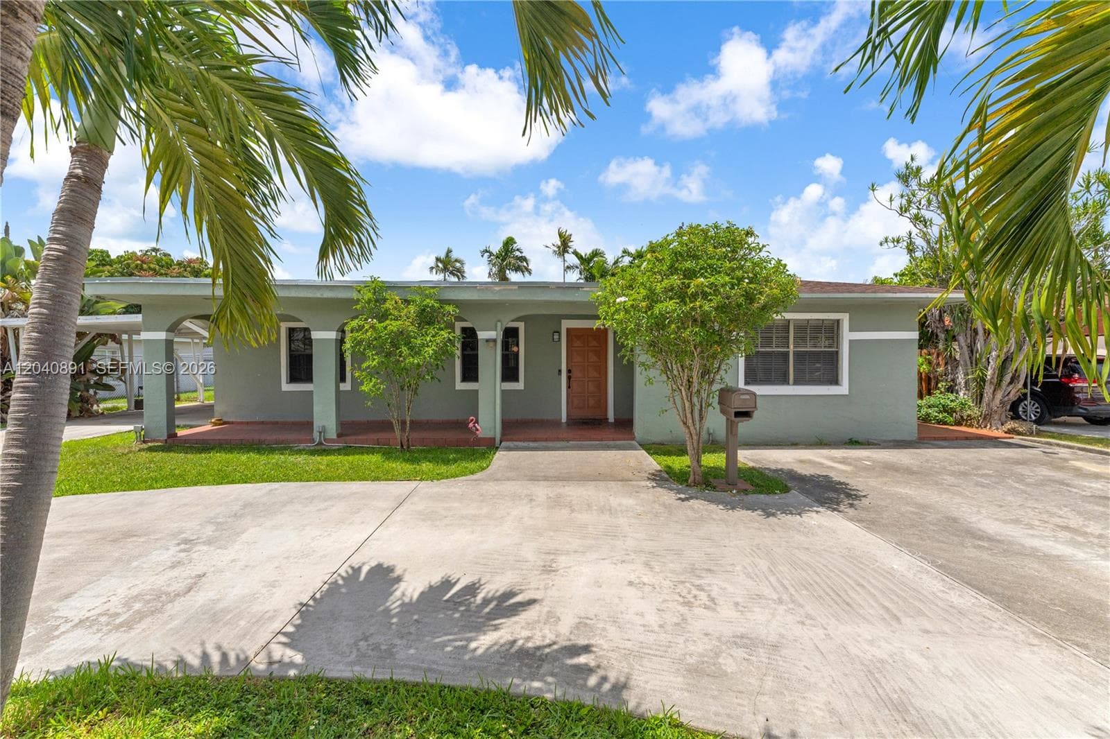 6860 SW 18th St, Miami, FL 33155