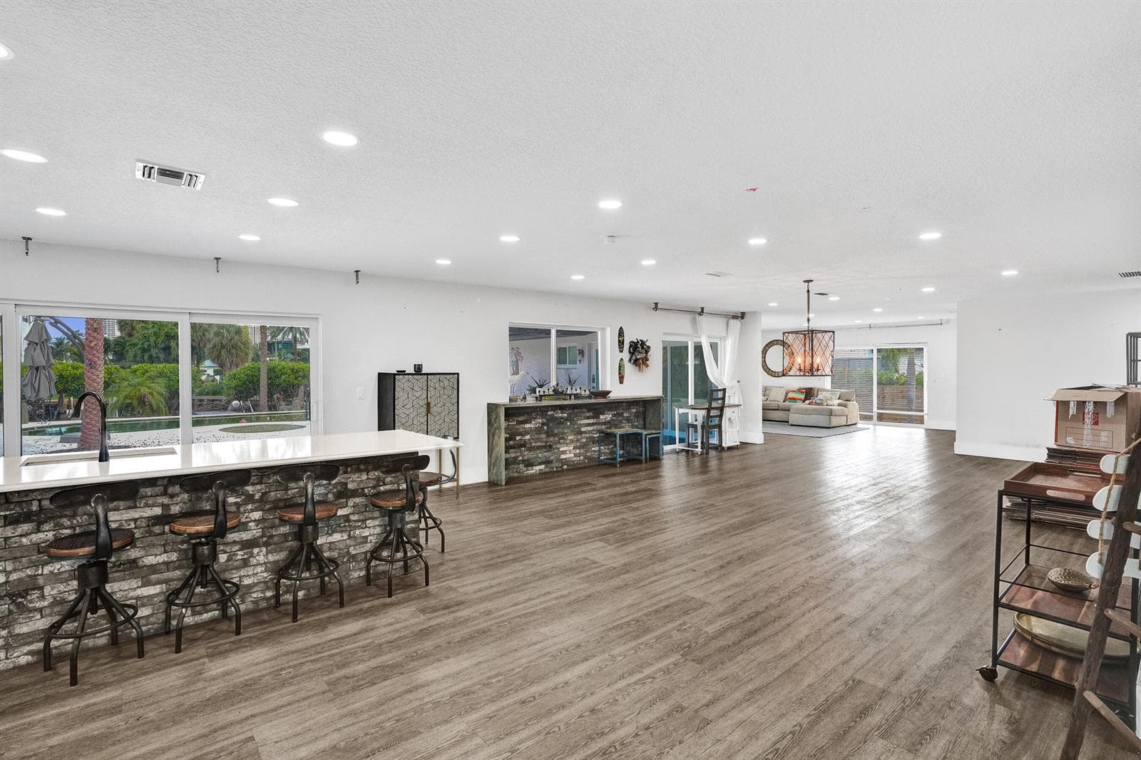 343 Layne Boulevard, Hallandale Beach, FL 33009 — zdjęcie 3