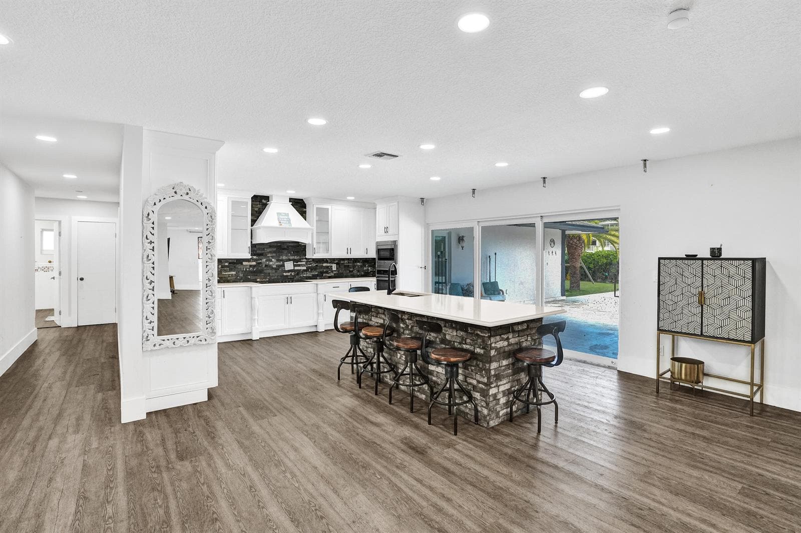 343 Layne Boulevard, Hallandale Beach, FL 33009 — zdjęcie 4