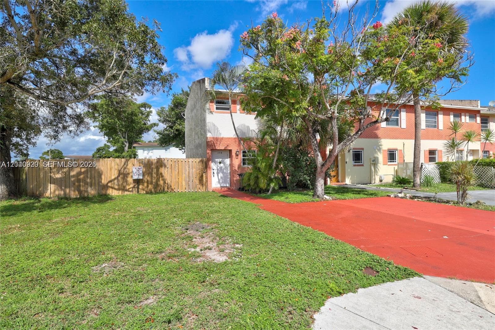 350 Sunshine Dr, Coconut Creek, FL 33066 — zdjęcie 4