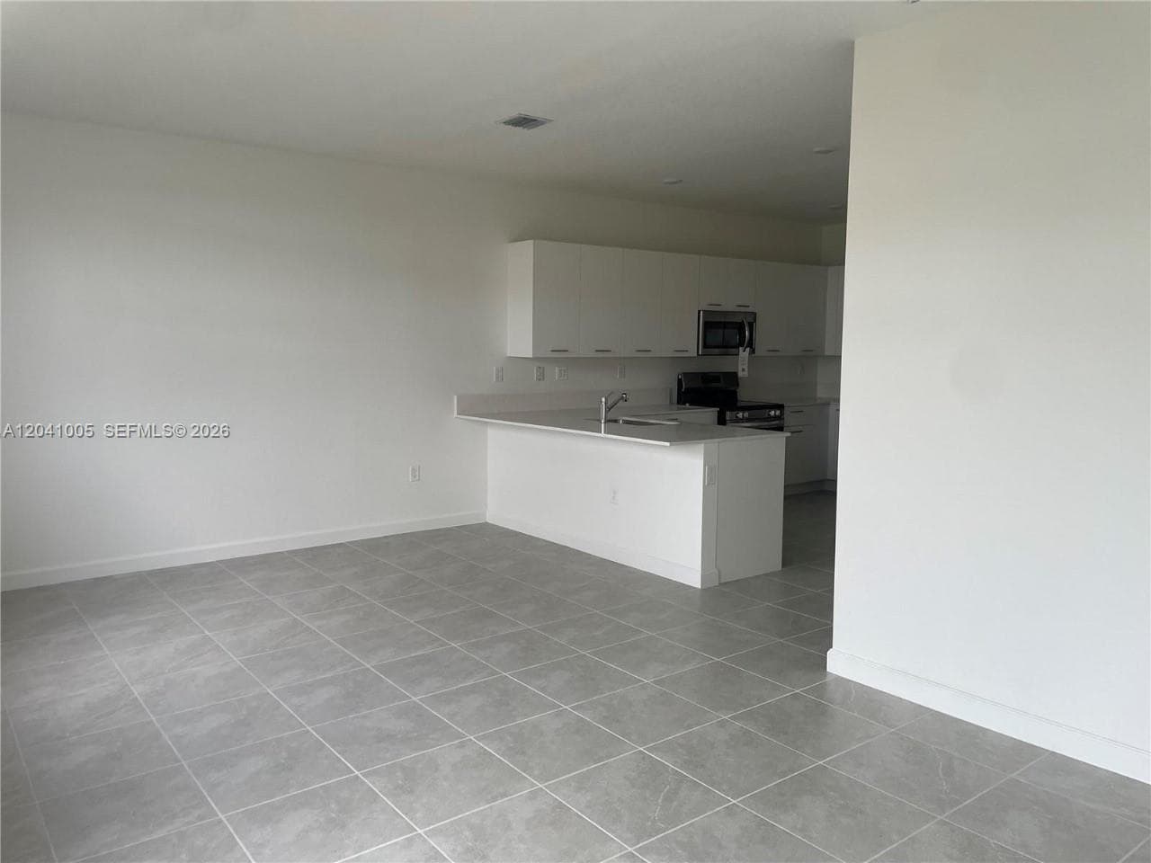 12612 NW 22nd Pl # 12612, Miami, FL 33167 — zdjęcie 2
