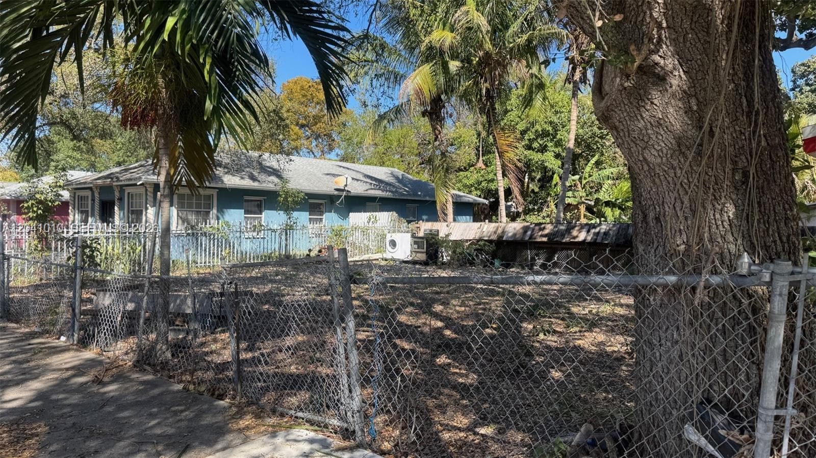 7613 NE 3rd Ave, Miami, FL 33138 — zdjęcie 2
