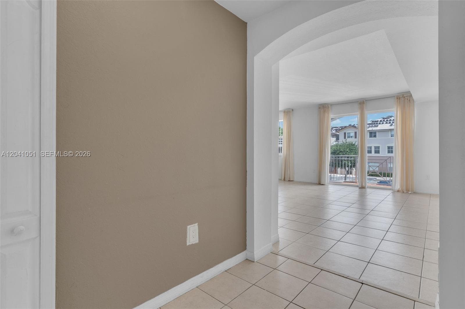 8826 W Flagler St # 203, Miami, FL 33174 — zdjęcie 3
