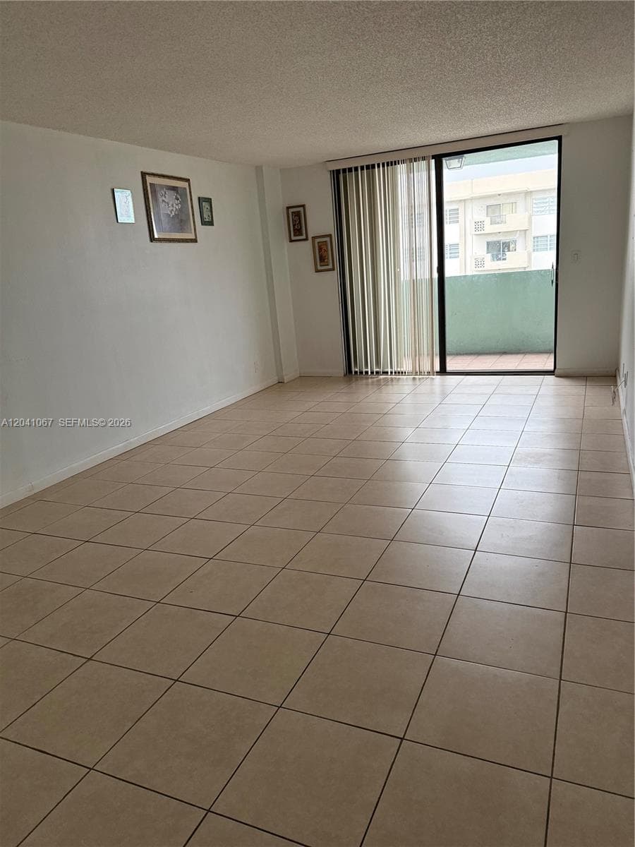 1825 W 44th Pl # 707, Hialeah, FL 33012 — zdjęcie 4